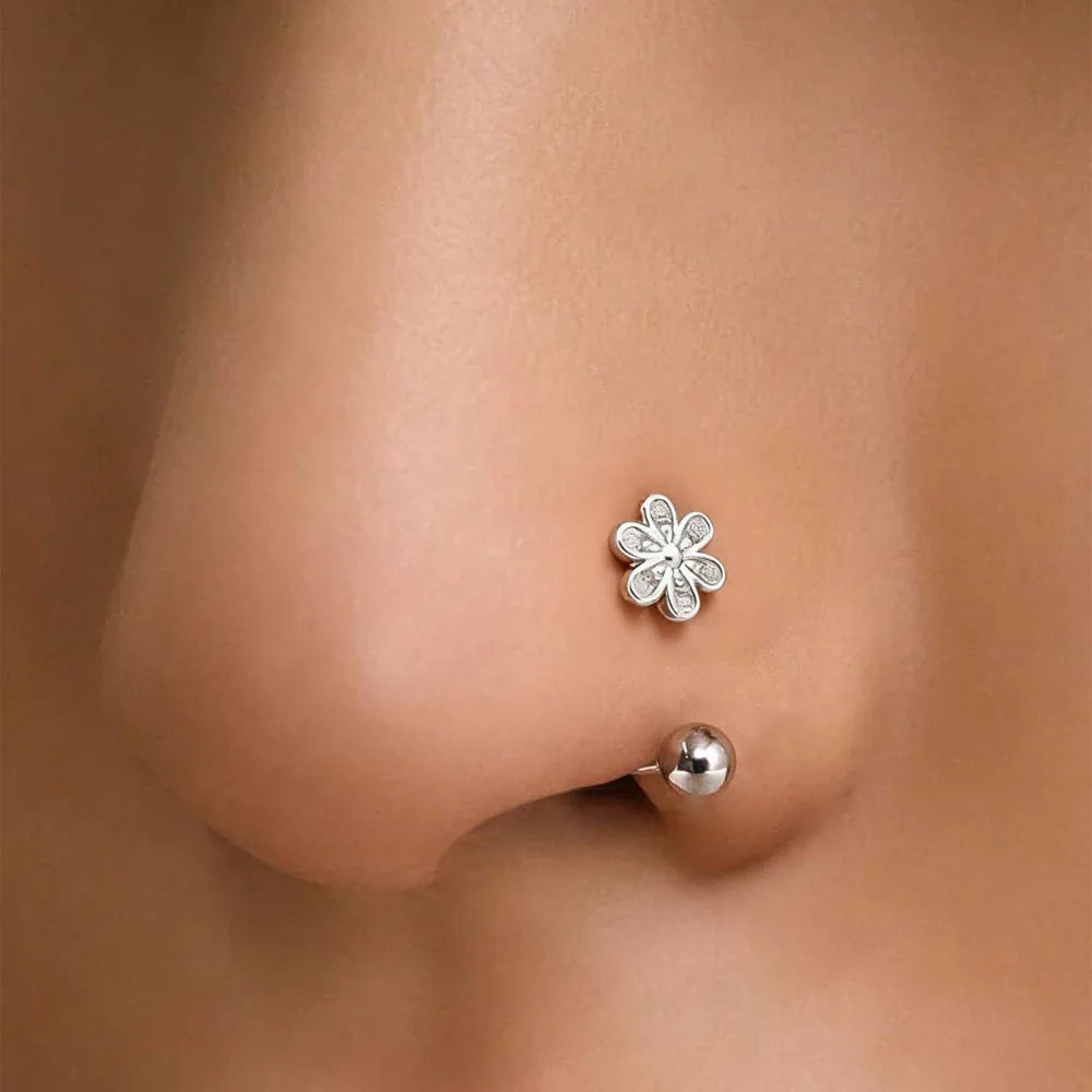 1Pc Simple Flower-Shaped Nose Ring,14K Gold Plated Stainless Steel Piercing Jewelry for Women Daily Wear Body Piercing Accessory
