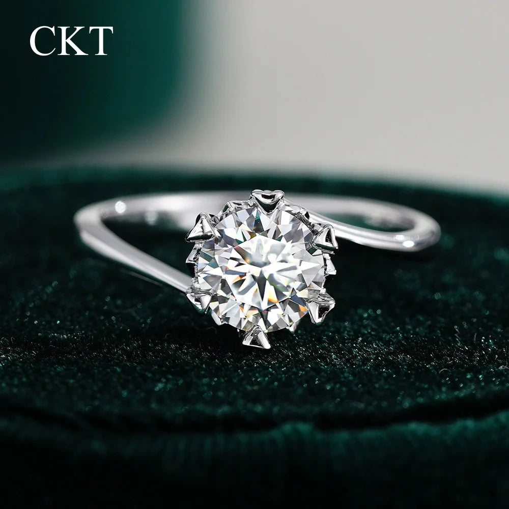 CKT Real 18k White Gold 0.5-2ct Diamond Moissanite Rings for Women Twist Snowflake Six-Claw Classic Crown Platinum Pt950 Jewelry