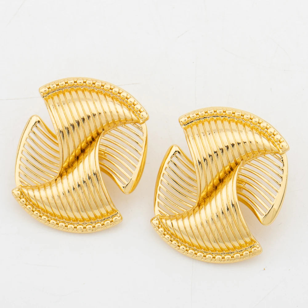 Fashion Gold Plated Jewelry for Women Necklace Earrings and Bracelet Set Dubai Engagement Bridal Accessories Gift Set
