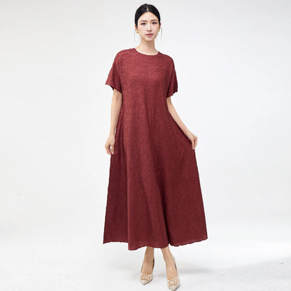 Plus-size women's spring/summer high-end dress, round neck, loose fit, flattering, stylish, versatile, and elegant.