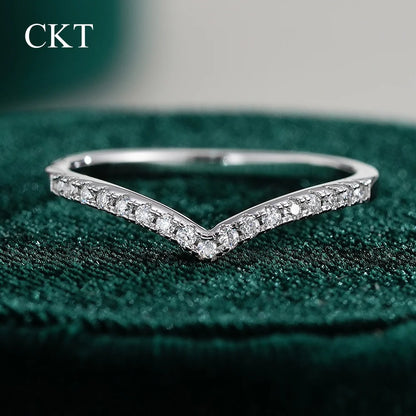 CKT 18k White Gold Rings for Women V-shaped Platinum Pt950 Group Inlaid Crown Single Tail Stacked with 1ct Moissanite Jewelry