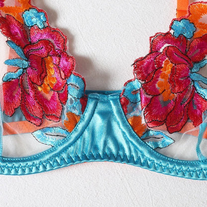 Women's embroidered bras come in underwire bra sets