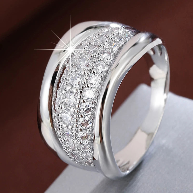 Gorgeous Gold - Plated Ring with Sparkling Cubic Zirconia Stones, Ideal for Any Occasion, Fashionable Jewelry Accessory