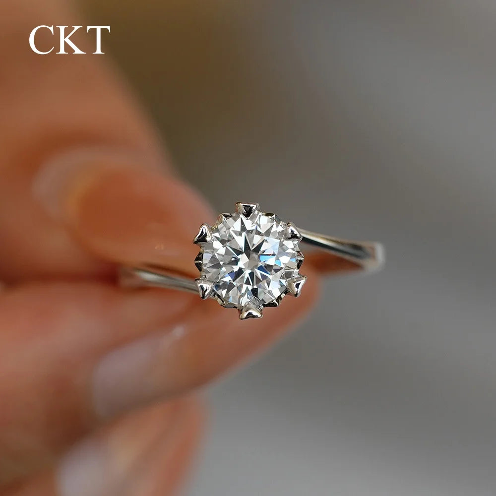 CKT Real 18k White Gold 0.5-2ct Diamond Moissanite Rings for Women Twist Snowflake Six-Claw Classic Crown Platinum Pt950 Jewelry