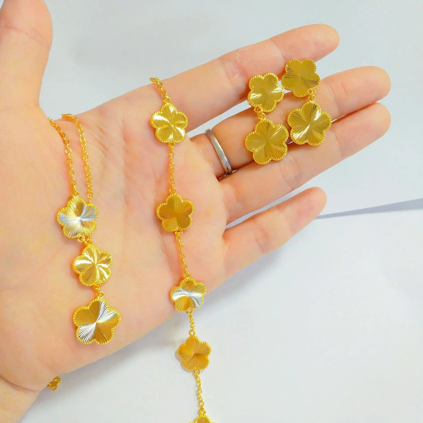 Real Gold 18 K Color Flower Shape Pendant Bracelet Necklace for Women Engagement Birthday Valentine's Day Jewelry Set Gifts