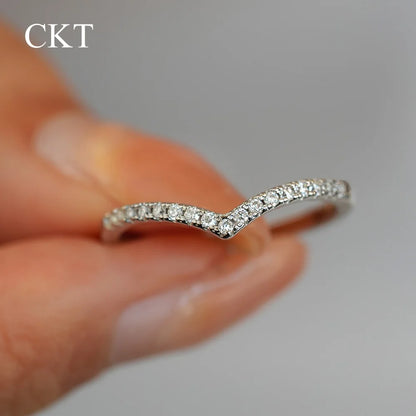 CKT 18k White Gold Rings for Women V-shaped Platinum Pt950 Group Inlaid Crown Single Tail Stacked with 1ct Moissanite Jewelry