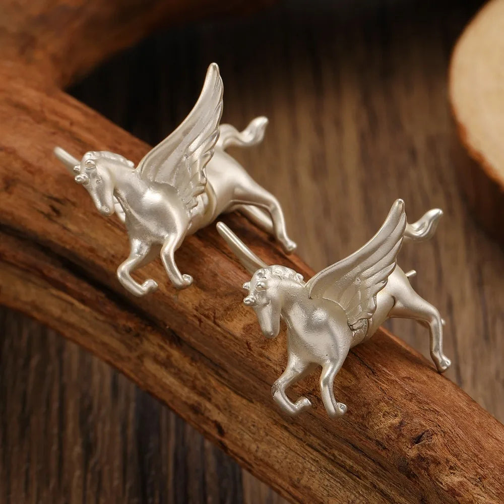 Creative Playful Gold Color Matte Stainless Steel Stereo Animal Art Horse Stud Earrings for Women Fashion Designer Jewelry Gifts