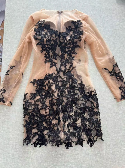 Sexy Tulle Women Customized Evening Gowns Zipper Back Short Black Lace Appliques Dresses Long Sleeves Plus Size Party Dress