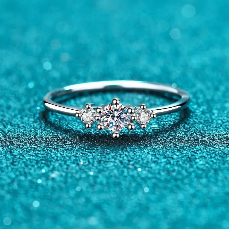 Luxury Rings 0.26ct Moissanite 18k White Gold & Platinum PT950 Engagement Ring for Women Radiant Jewelry
