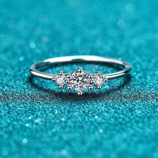 Luxury Rings 0.26ct Moissanite 18k White Gold & Platinum PT950 Engagement Ring for Women Radiant Jewelry
