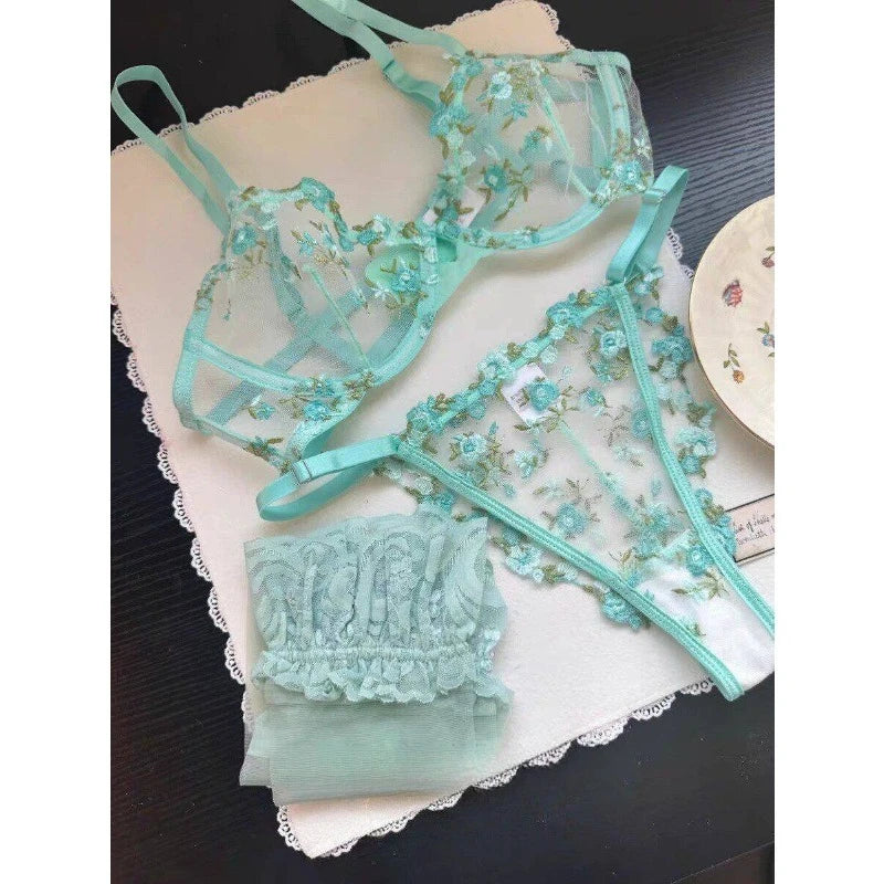 European Women Alluring Sheer Lace Embroidery Underwire Bra, Big Bust Support Minimize Anti‑Sagging Soft Lingerie S‑XL  Bra Set