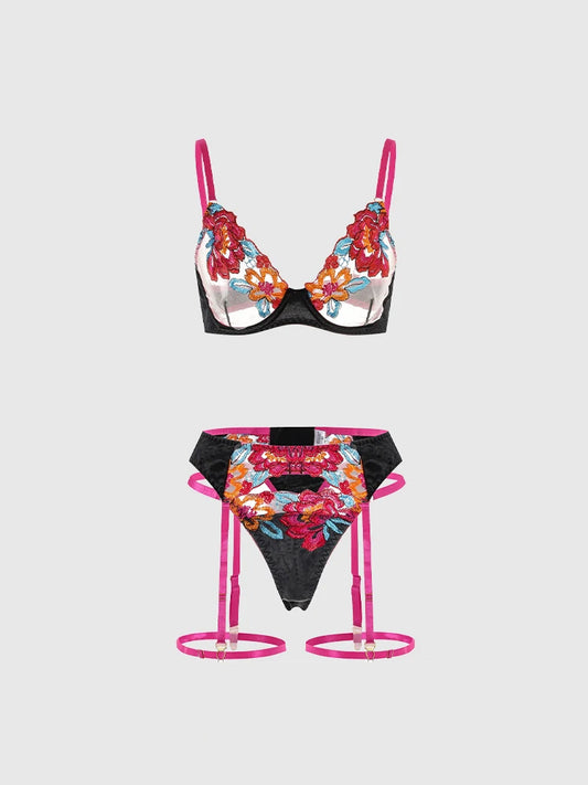 Women's embroidered bras come in underwire bra sets