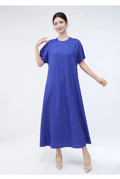 Plus-size women's spring/summer high-end dress, round neck, loose fit, flattering, stylish, versatile, and elegant.