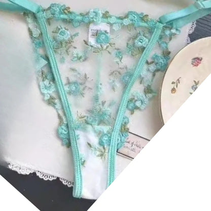 European Women Alluring Sheer Lace Embroidery Underwire Bra, Big Bust Support Minimize Anti‑Sagging Soft Lingerie S‑XL  Bra Set