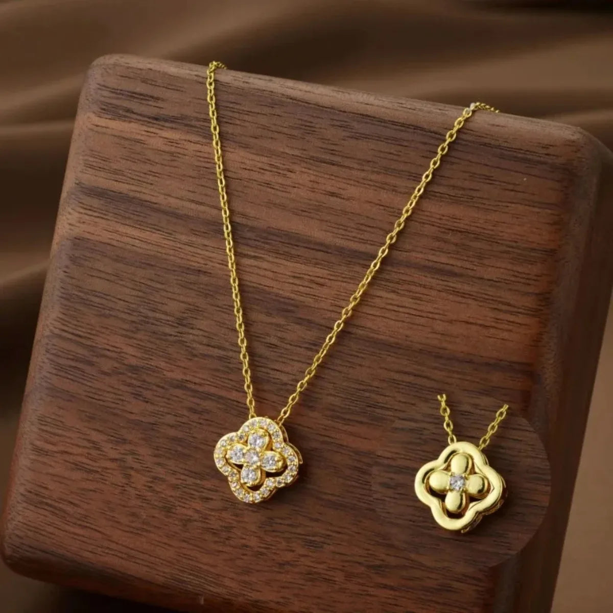Lucky Four Piece Flower Necklace With Four Pendants, Fashion Birthday Gift Clavicle Chain For Women