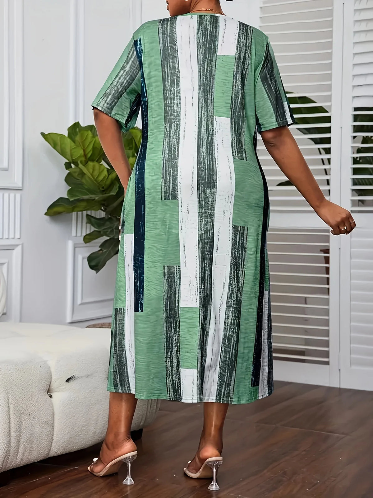 Women's Plus-Size Casual V-Neck Short-Sleeve Dress With Contrasting Stripes, Made of Polyester Knit Fabric, Straight Cut, Mid-Le