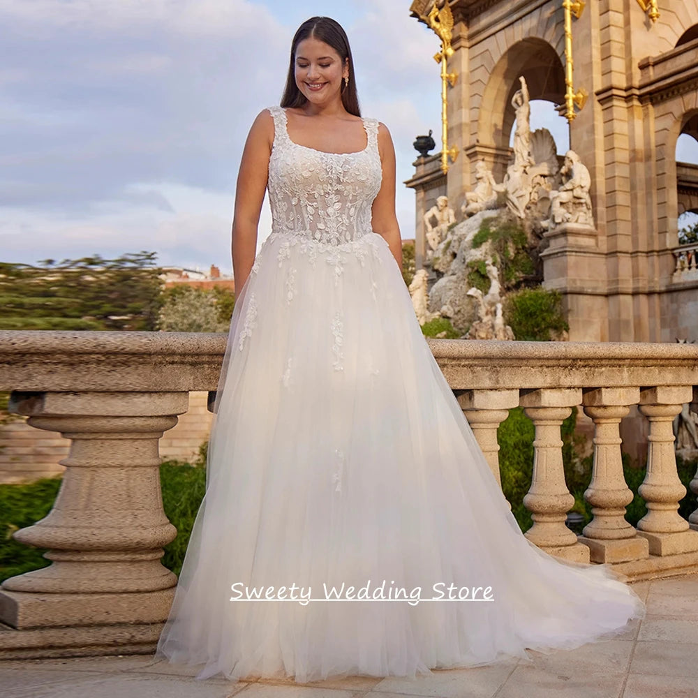 Customized Plus Size Wedding Dress for Woman Sexy Square Neck Sleeveless See Through Lace Applique Sweep Train Bridal Gown