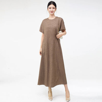 Plus-size women's spring/summer high-end dress, round neck, loose fit, flattering, stylish, versatile, and elegant.