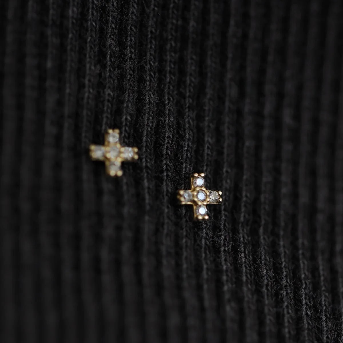 S925 Sterling Silver Plated 18K Gold Mini Cross Zircon Exquisite Screws Earrings Fashionable Temperament Jewelry for Women
