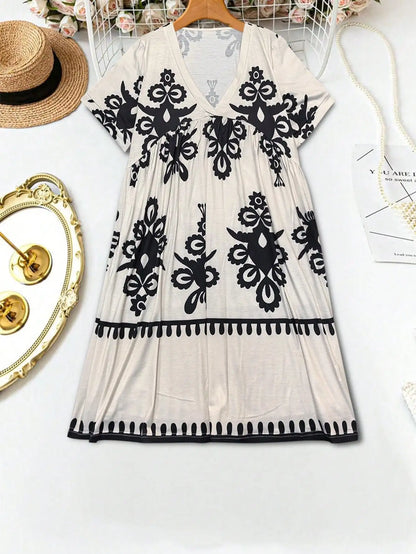 Plus-size women's fashion short-sleeved V-neck dress